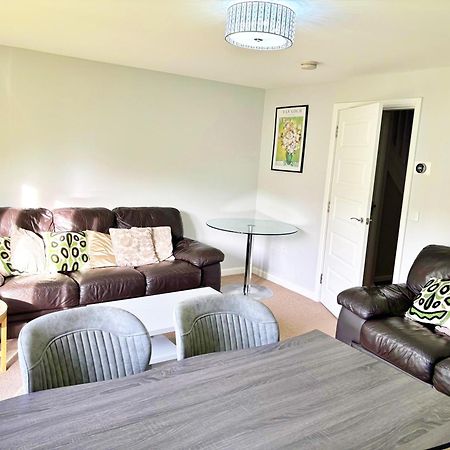 3 Bed House With Parking Near Airport Villa EDI Exterior foto