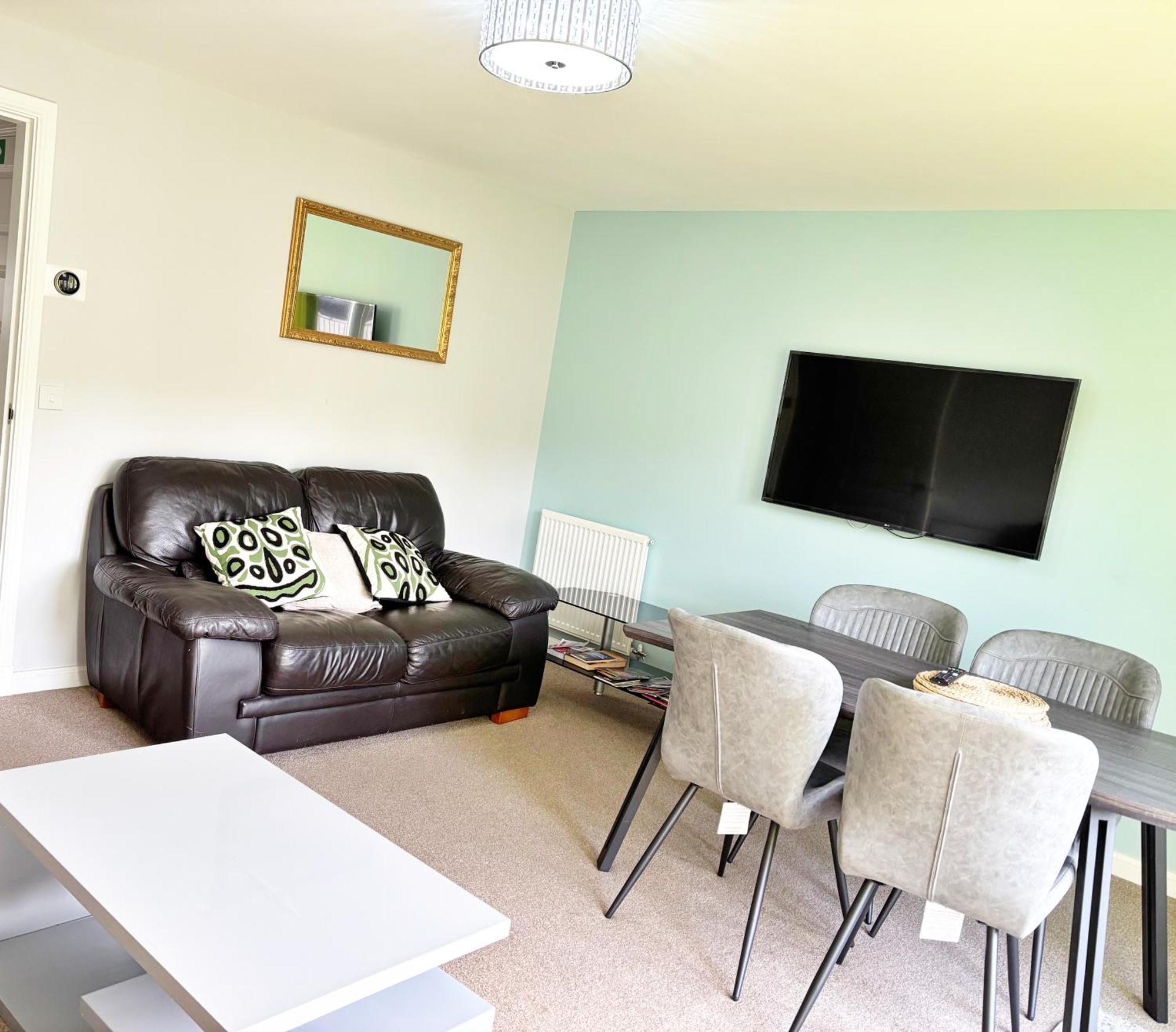 3 Bed House With Parking Near Airport Villa EDI Exterior foto