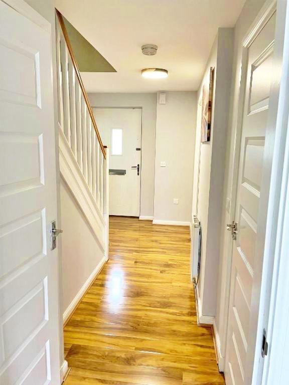 3 Bed House With Parking Near Airport Villa EDI Exterior foto