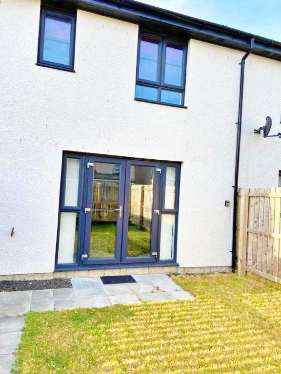 3 Bed House With Parking Near Airport Villa EDI Exterior foto