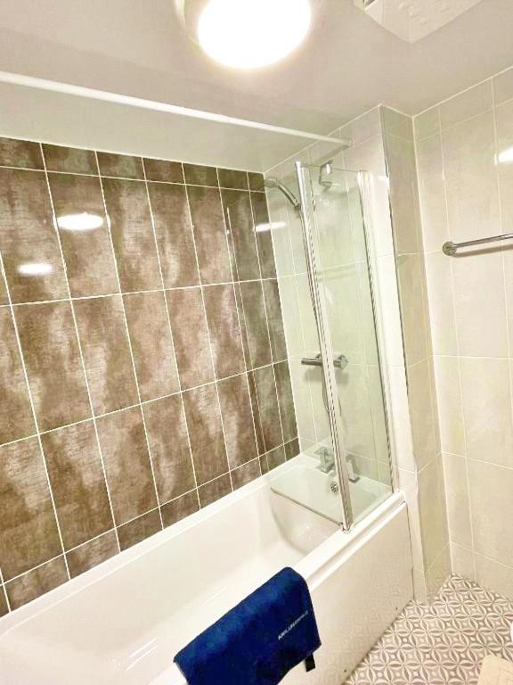 3 Bed House With Parking Near Airport Villa EDI Exterior foto