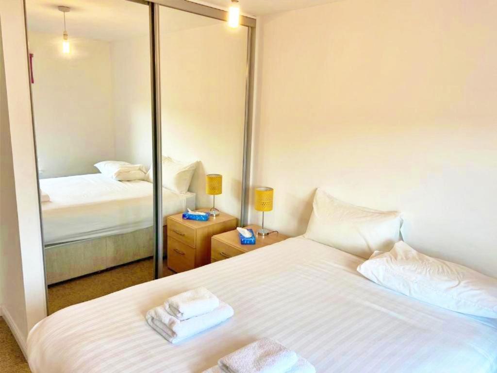 3 Bed House With Parking Near Airport Villa EDI Exterior foto