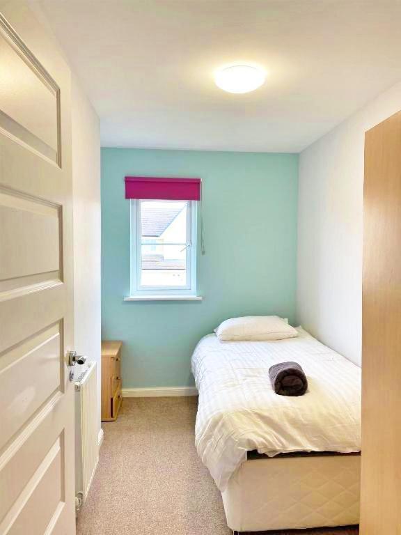 3 Bed House With Parking Near Airport Villa EDI Exterior foto
